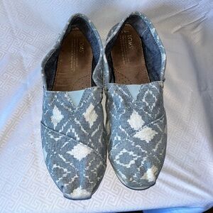 Toms Classics Stripe Womens Slip On Canvas Flat Shoes Size 8.5